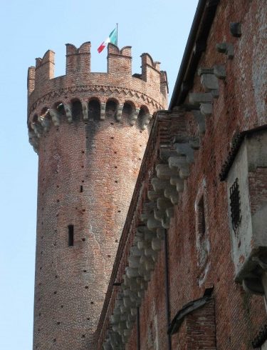 Mostre e spettacoli al castello di Ivrea Mostre e spettacoli al castello di Ivrea