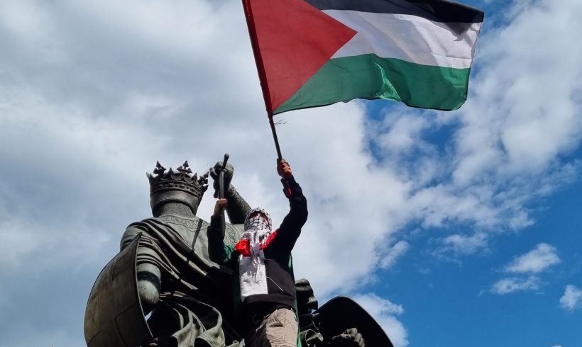 L’intifada studentesca non si arresta. Migliaia di persone al corteo per i 76 anni della Nakba
