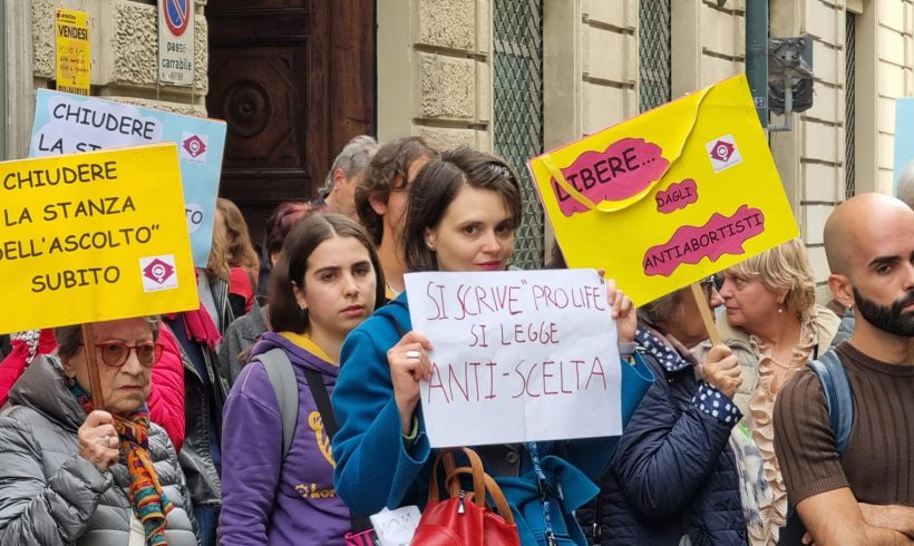 Nessuno spazio per gli antiabortisti: a Torino una raccolta firme contro la Stanza “dell’ascolto”