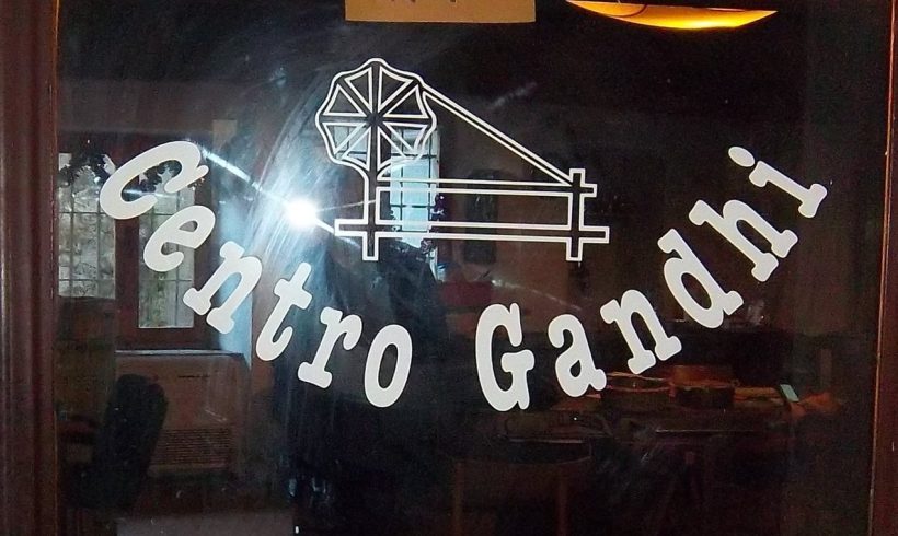 Una cena con il Centro Gandhi di Ivrea