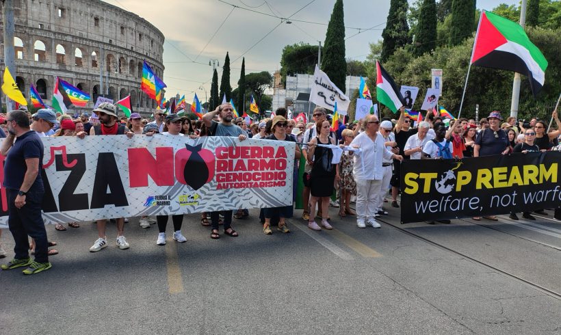 Continuare a scendere in piazza per fermare le guerre e la corsa al riarmo