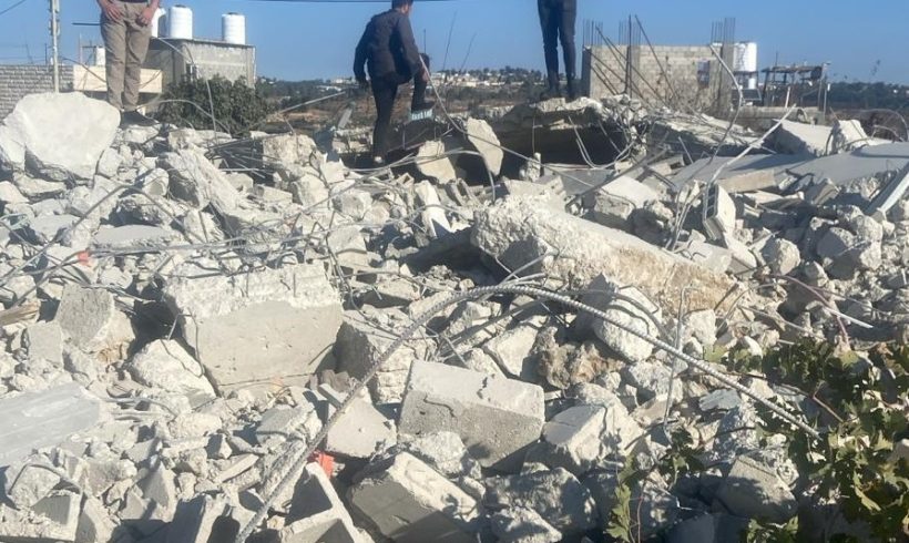 Vivere a Beit Ummar nel terrore quotidiano per gli attacchi dei coloni occupanti (illegali) Vivere a Beit Ummar nel terrore quotidiano per gli attacchi dei coloni occupanti (illegali)