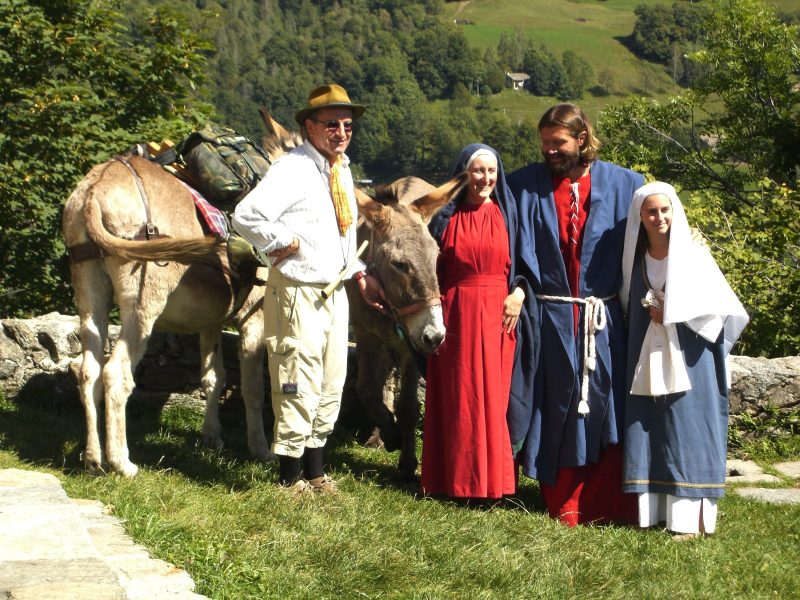 La Passione secondo l’Asina con gli attori del Teatro Popolare di Sordevolo